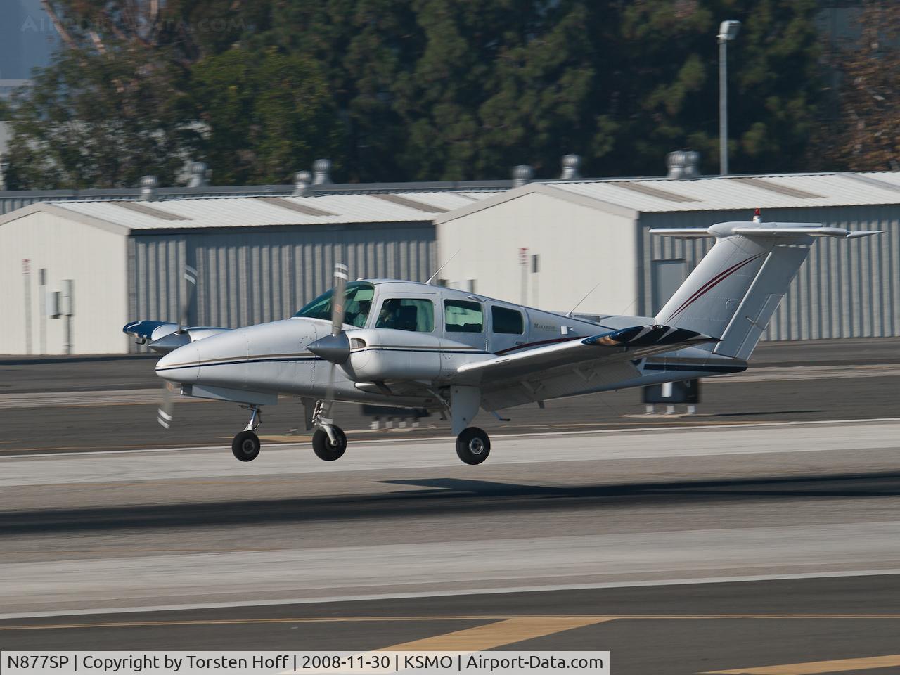 N877SP, 1980 Beech 76 Duchess C/N ME-310, N877SP arriving on RWY 21