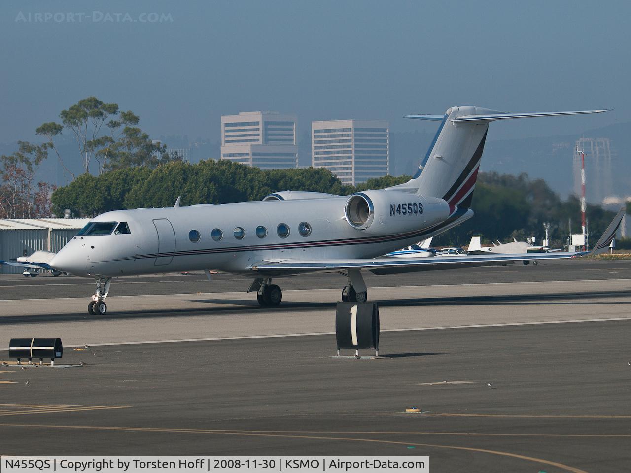 N455QS, 2007 Gulfstream Aerospace GIV-X (G450) C/N 4074, N455QS departing from RWY 21