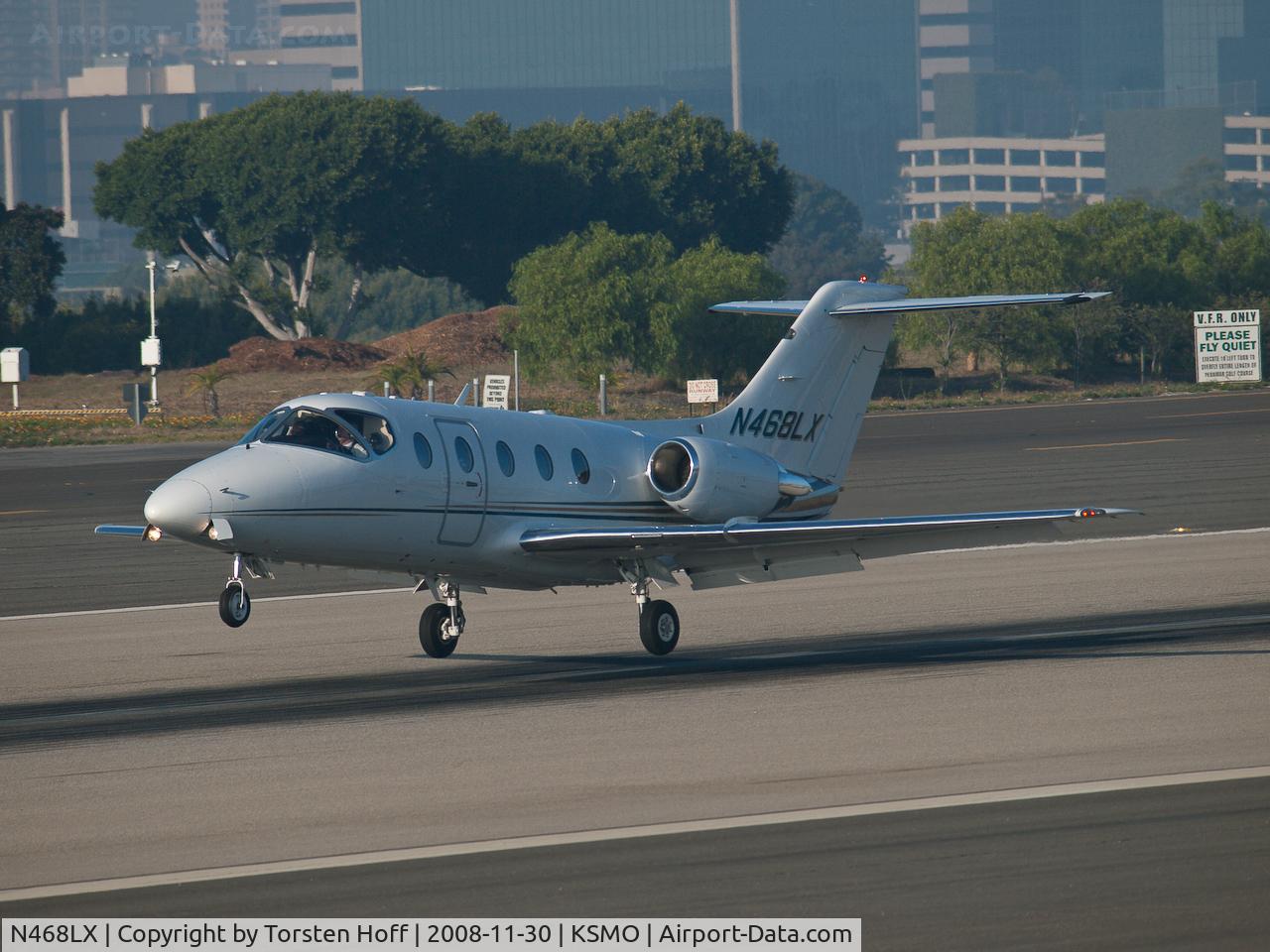 N468LX, Raytheon Aircraft Company 400A C/N RK-468, N468LX arriving on RWY 21