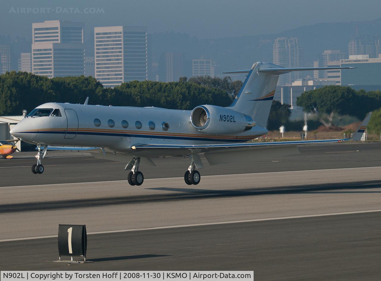 N902L, 2003 Gulfstream Aerospace G-IV (G400) C/N 1504, N902L arriving on RWY 21