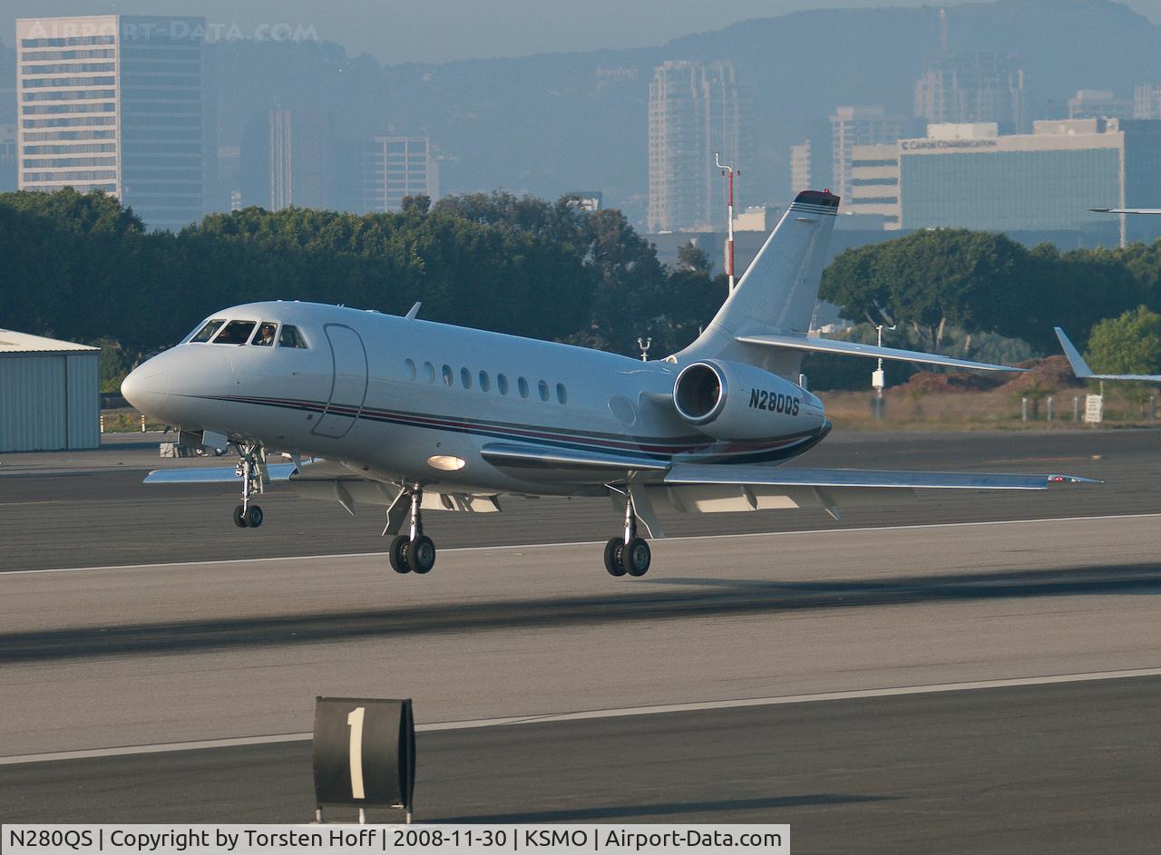N280QS, 2002 Dassault Falcon 2000 C/N 181, N280QS arriving on RWY 21