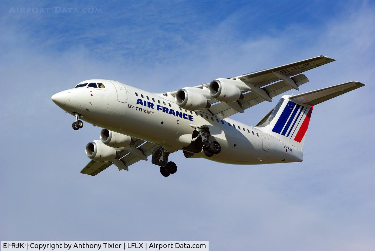 EI-RJK, 1999 British Aerospace Avro 146-RJ85A C/N E2348, Air France RJ85 Cityjet - train on LFLX