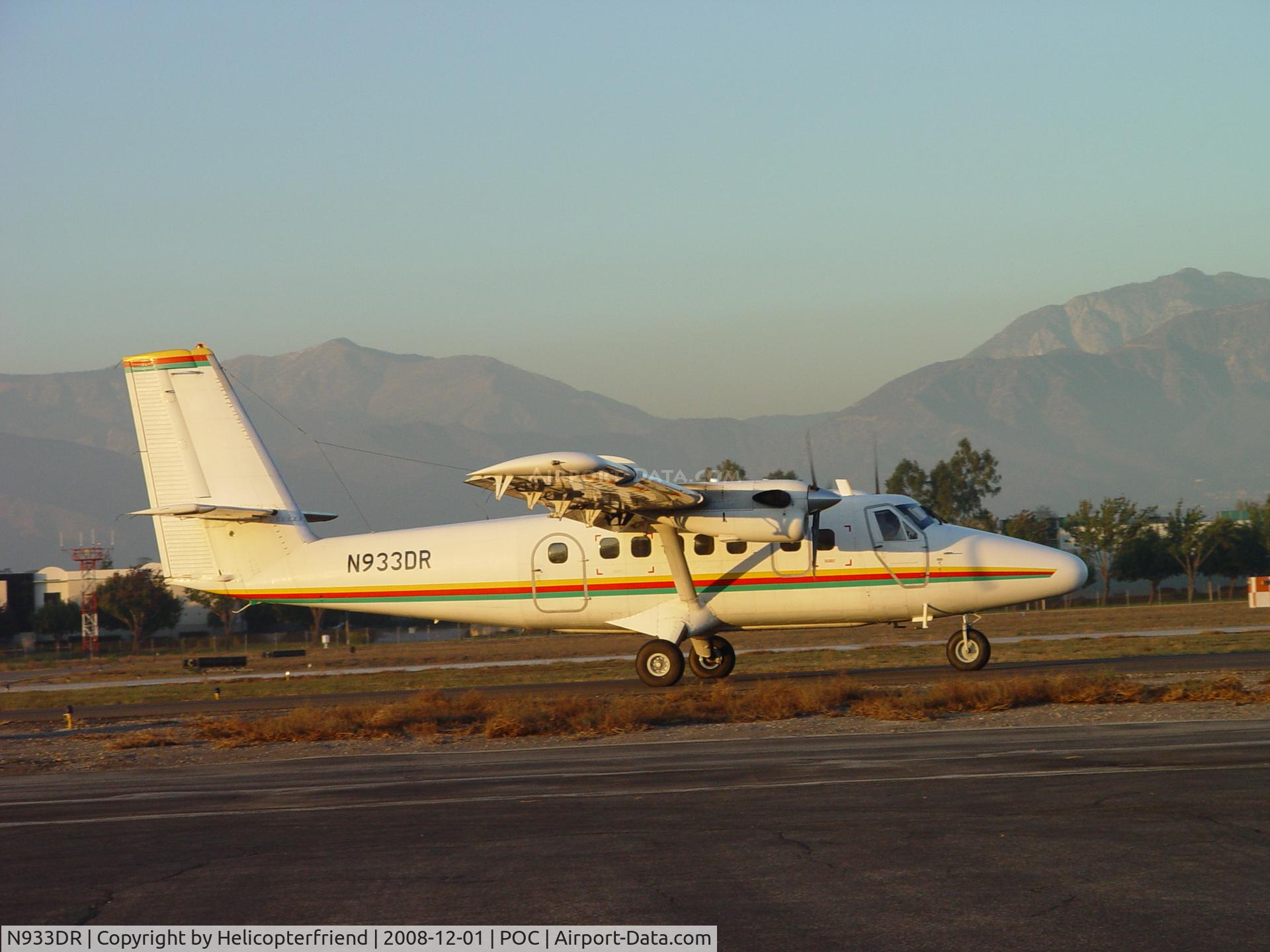 N933DR, De Havilland Canada DHC-6 C/N 634, Taxiing to eastside transient parking