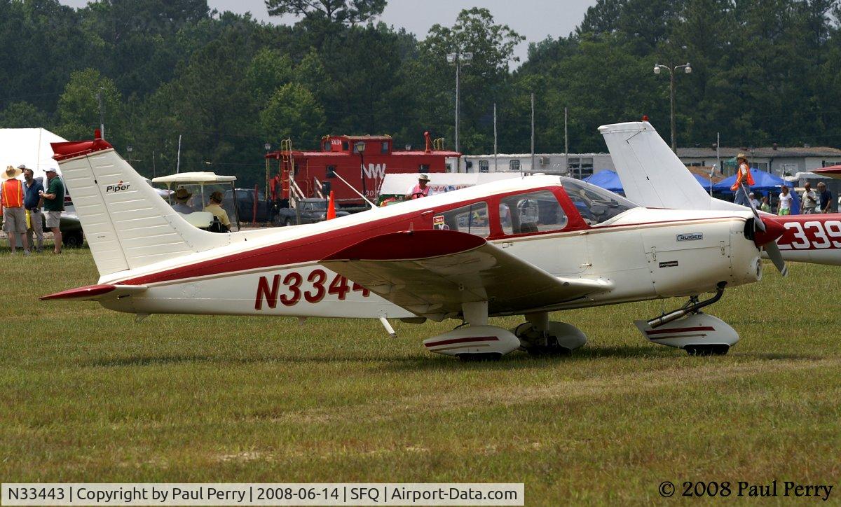 N33443, 1975 Piper PA-28-140 Cherokee Cruiser C/N 28-7525193, A clean presence on the turf