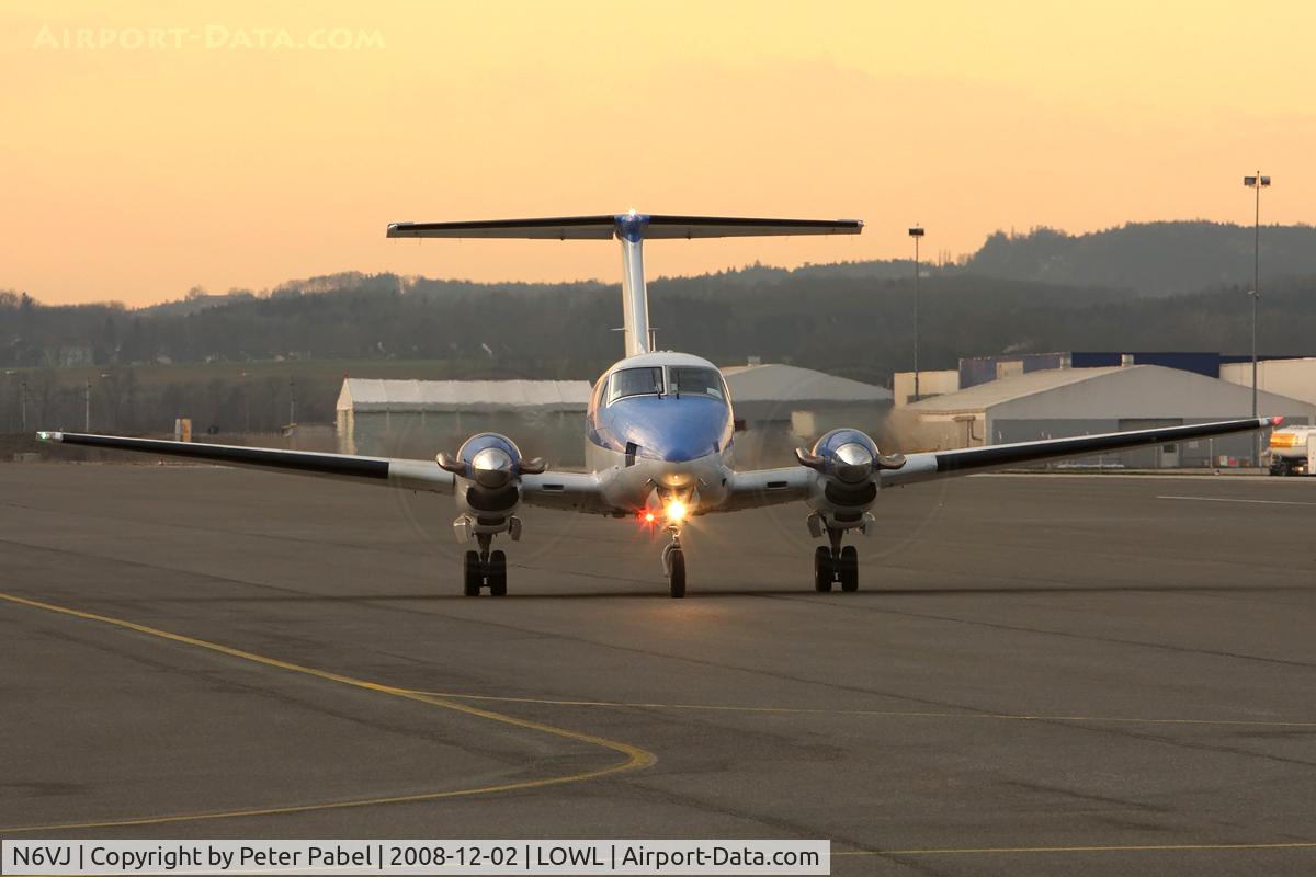 N6VJ, 1980 Beech F90 King Air King Air C/N LA-88, sunset LOWL
