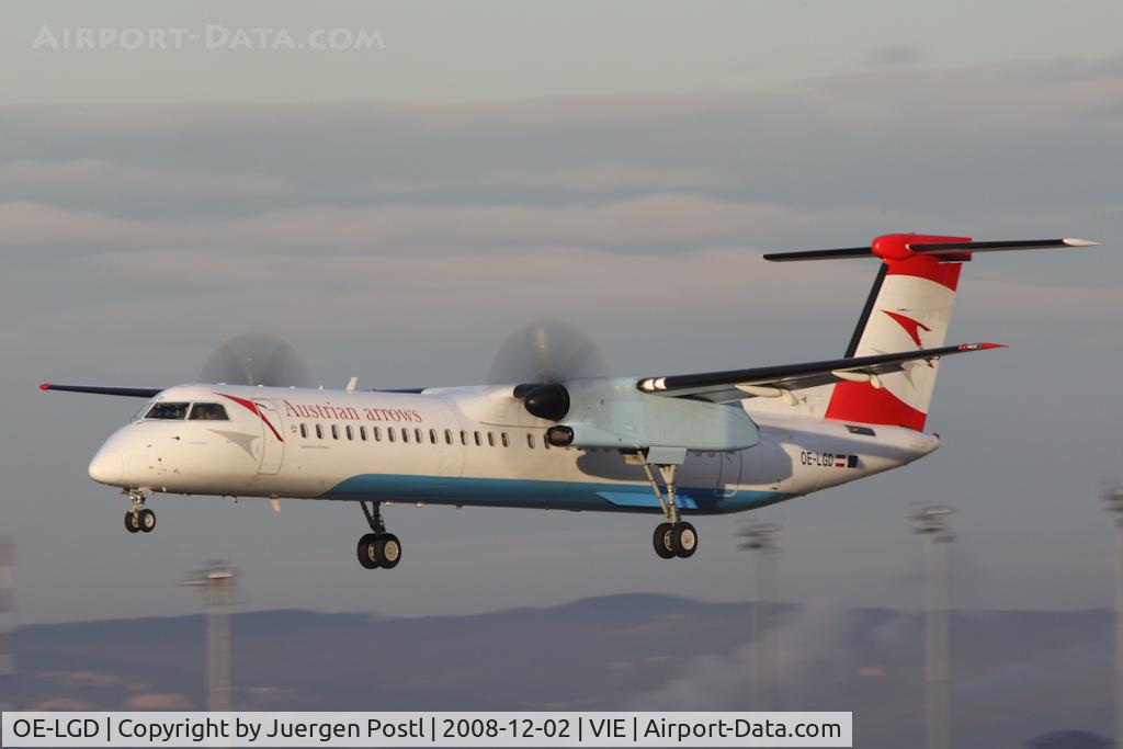 OE-LGD, 2000 De Havilland Canada DHC-8-402Q Dash 8 C/N 4027, DH8-402