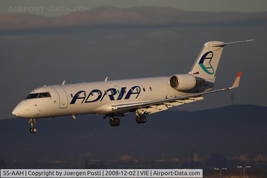 S5-AAH, 1994 Canadair CRJ-100LR (CL-600-2B19) C/N 7032, CRJ100