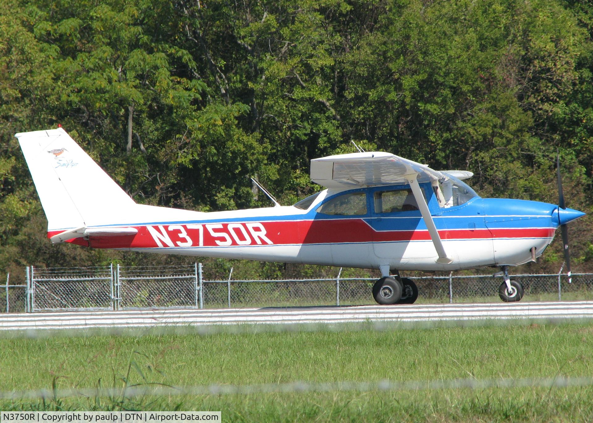 N3750R, 1966 Cessna 172H C/N 17255550, Taking off from Downtown Shreveport.