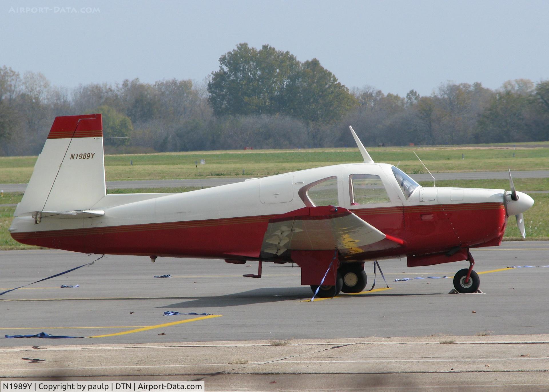 N1989Y, 1964 Mooney M20C Ranger C/N 2725, Parked at Downtown Shreveport.