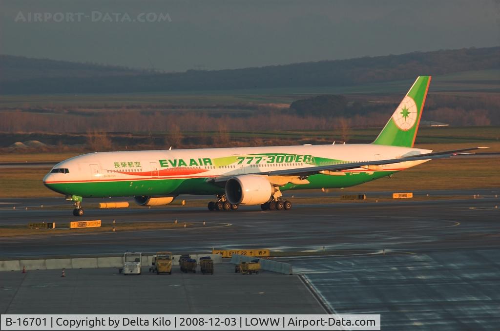 B-16701, 2005 Boeing 777-35E/ER C/N 32639, EVA AIR   Boeing 777-35EER