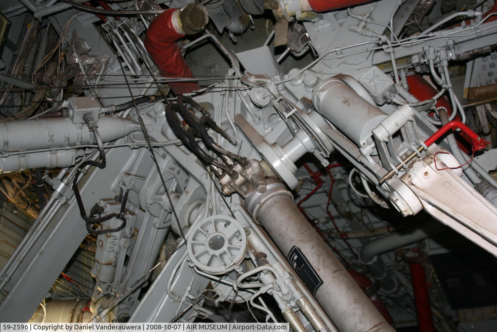 59-2596, 1959 Boeing B-52G Stratofortress C/N 464359, inside the geant