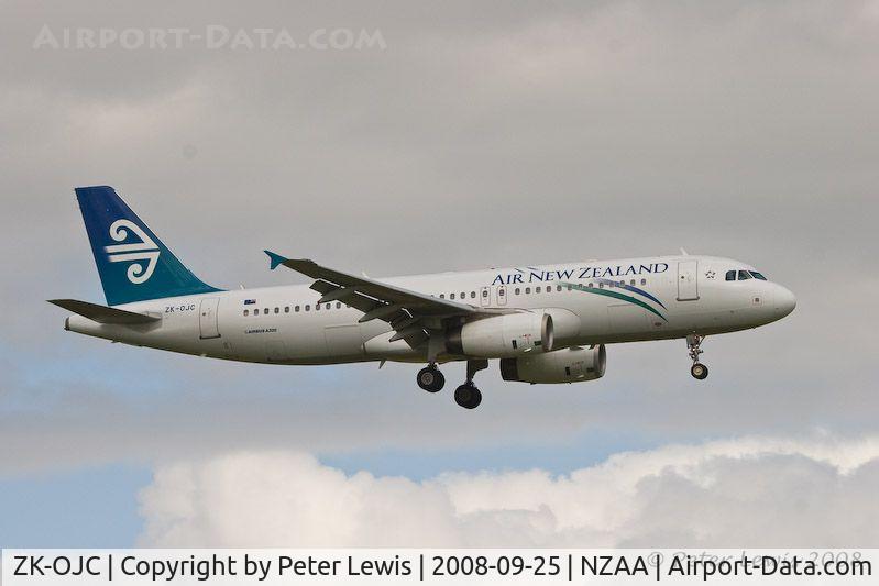 ZK-OJC, 2003 Airbus A320-232 C/N 2112, Air New Zealand Ltd., Auckland