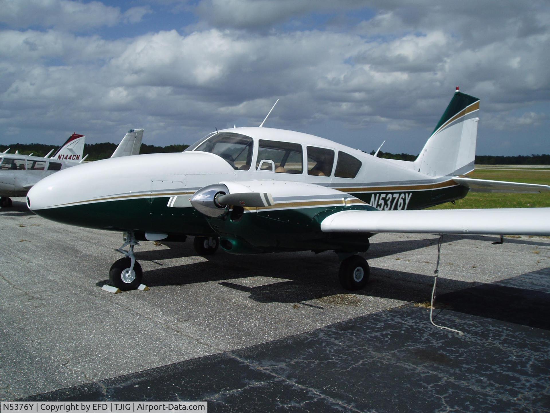 N5376Y, 1963 Piper PA-23-250 C/N 27-2449, Piper In Puerto Rico Airport