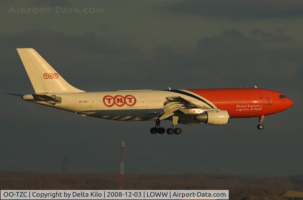 OO-TZC, 1982 Airbus A300B4-203 C/N 210, TNT