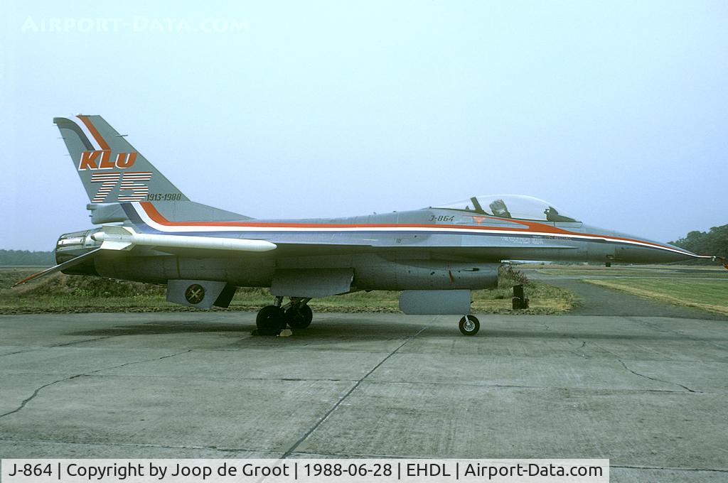 J-864, 1981 General Dynamics F-16AM Fighting Falcon C/N 6D-81, 312 Sqn performed the demonstration during the 75th anniversary of the RNlAF in this specially painted F-16.