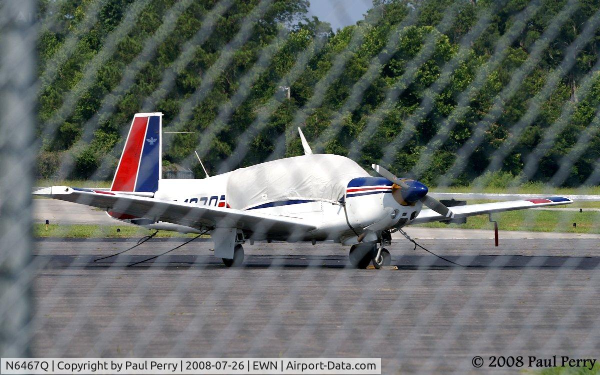 N6467Q, 1967 Mooney M20F Executive C/N 680009, One of the pair of Mooneys on the ramp