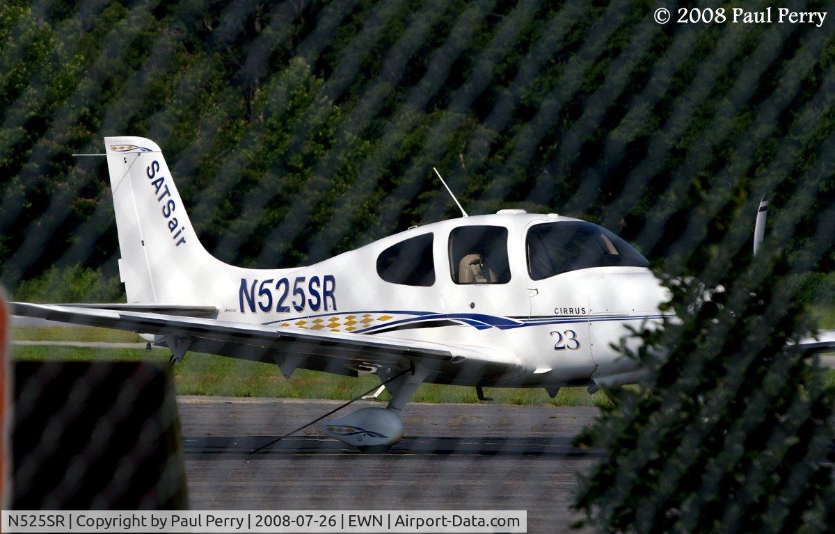 N525SR, 2006 Cirrus SR22 C/N 2165, SATS Two-Three hanging out