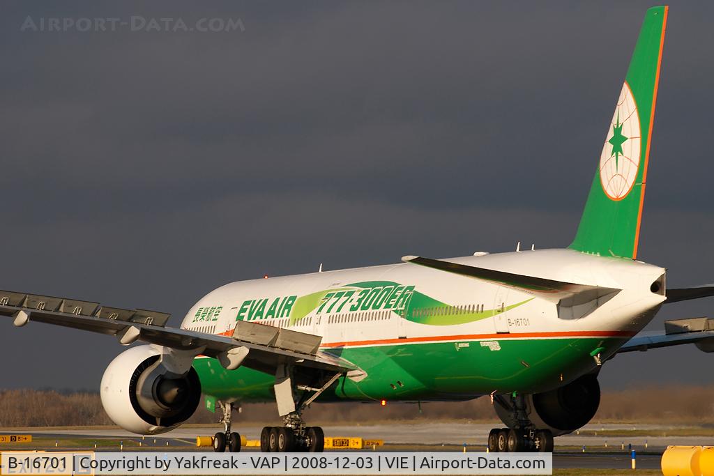 B-16701, 2005 Boeing 777-35E/ER C/N 32639, Eva Air Boeing 777-300