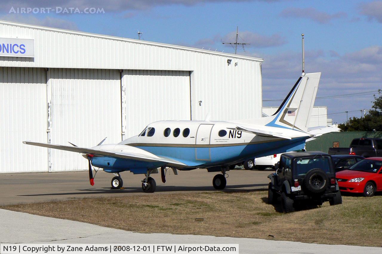 N19, 1980 Beech C90 C/N LJ-909, FAA King Air at Meacham Field