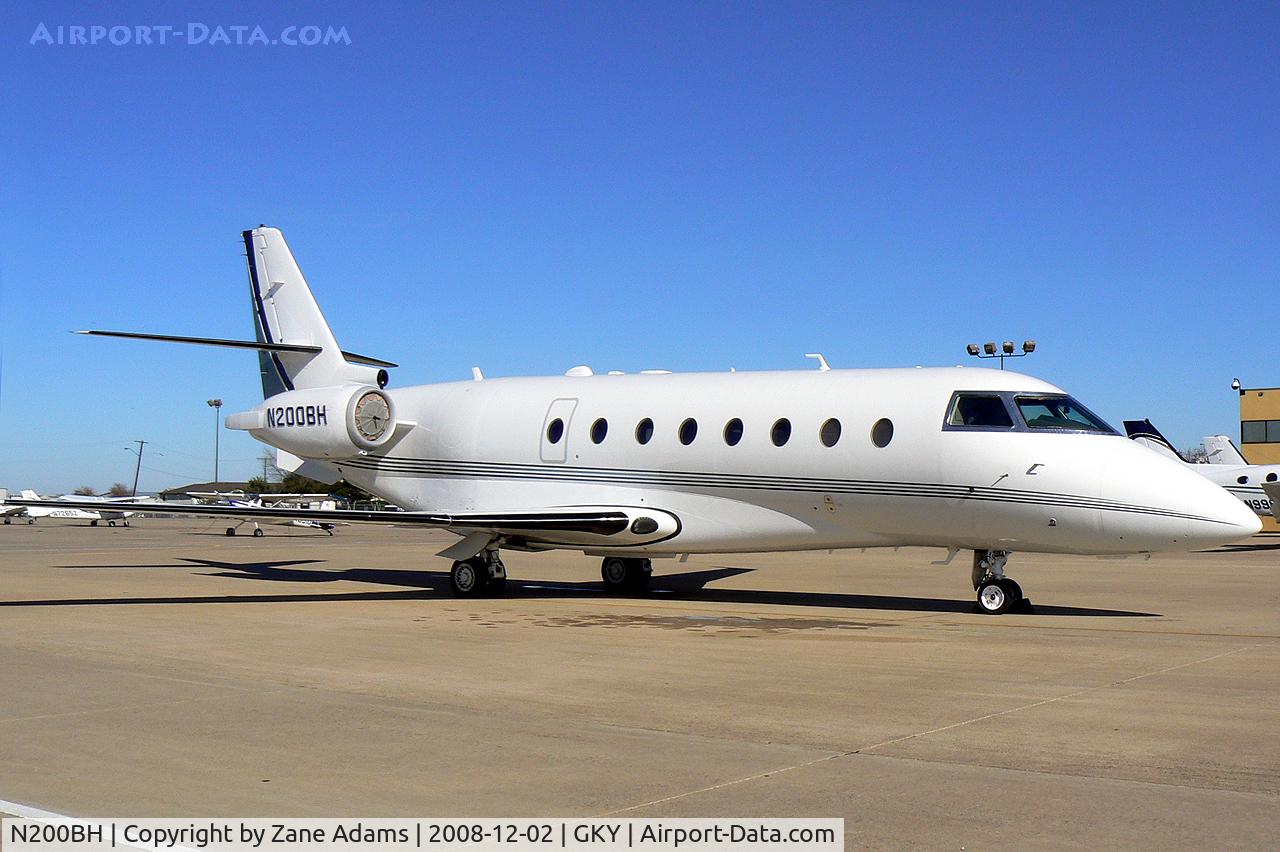 N200BH, 2000 Israel Aircraft Industries Gulfstream 200 C/N 013, At Arlington Municipal