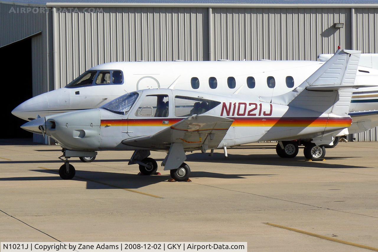 N1021J, 1972 Aero Commander 112 C/N 21, At Arlington Municipal