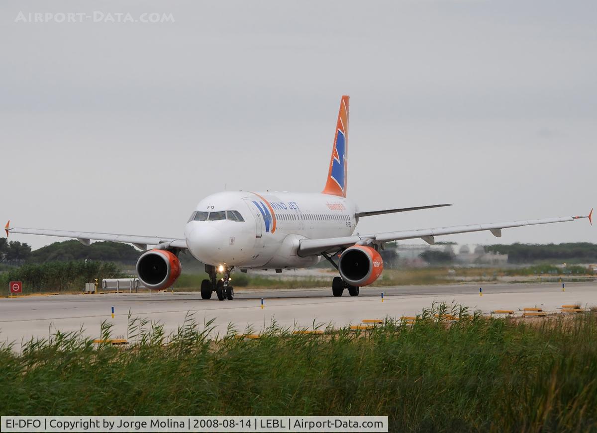 EI-DFO, 1992 Airbus A320-211 C/N 0371, Taxi to RWY 25L for take off.