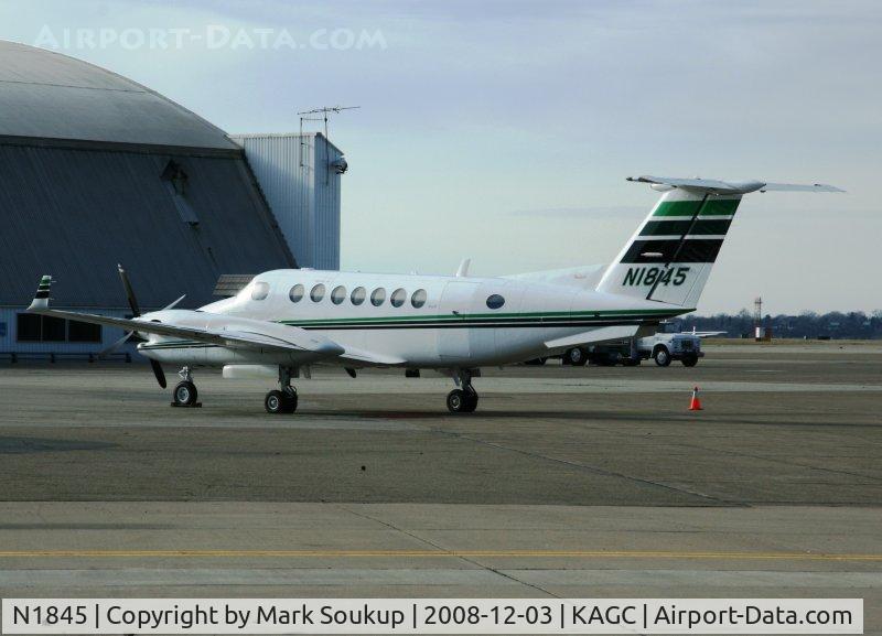 N1845, Raytheon King Air 350 (B300) C/N FL-327, N1845 @ KAGC