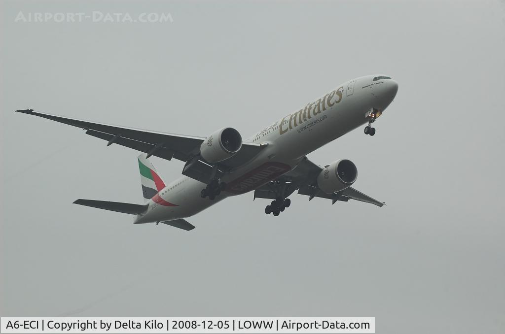 A6-ECI, 2008 Boeing 777-31H/ER C/N 35580, EMIRATES triple seven on finale rwy16
