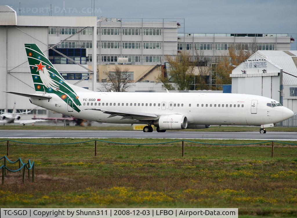 TC-SGD, 1997 Boeing 737-48E C/N 25773, Rolling holding point rwy 32R for departure