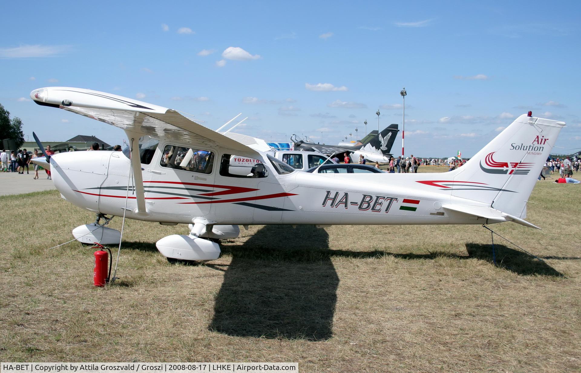 HA-BET, 2007 Cessna 172S C/N 172S10614, Kecskemét, Hungarian Air-Forces Base / LHKE / Hungary - Airshow '2008