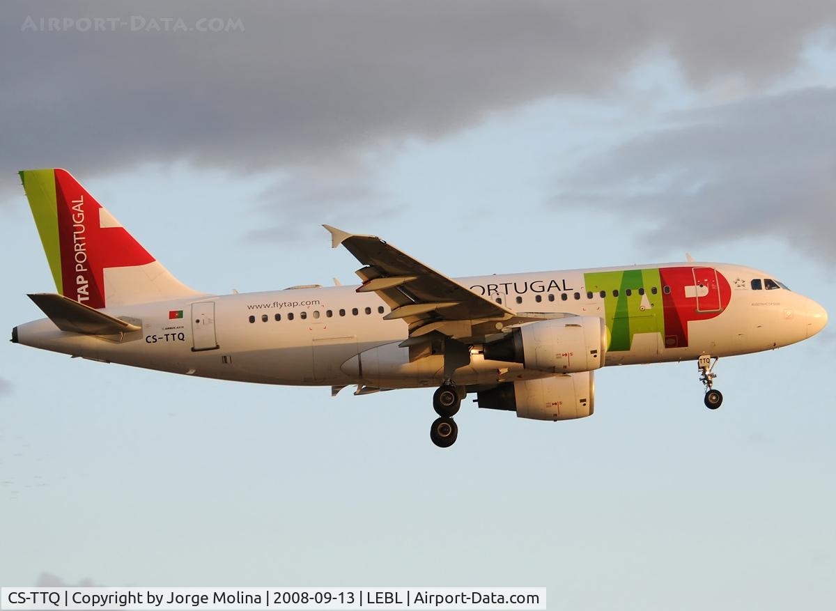 CS-TTQ, 1996 Airbus A319-111 C/N 629, On final to RWY 25R.