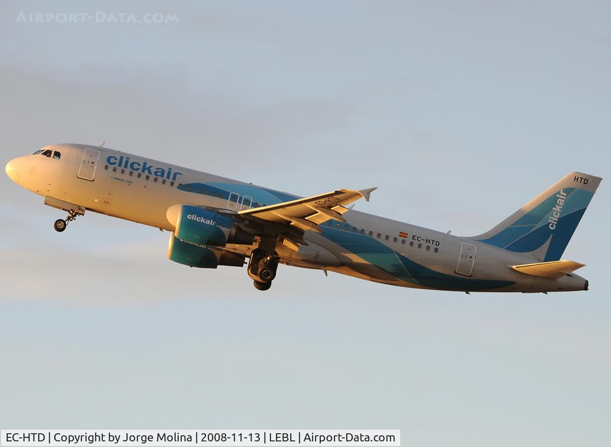 EC-HTD, 2001 Airbus A320-214 C/N 1550, Taking off RWY 25L.