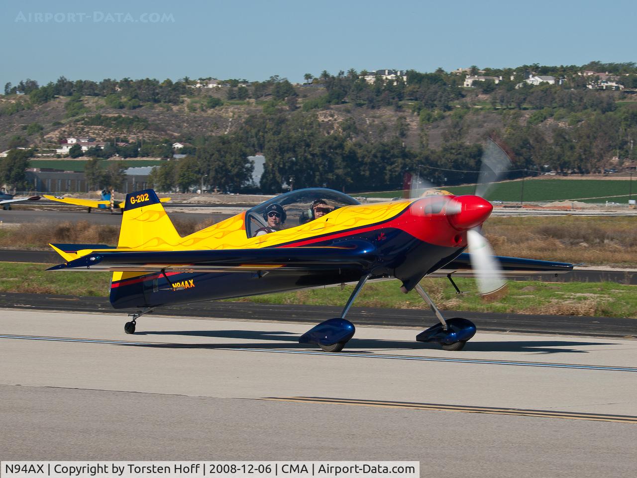 N94AX, 2003 Giles G-202 C/N G202-016, N94AX taxiing
