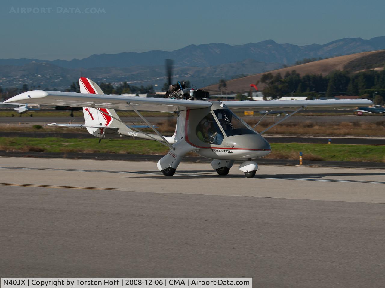 N40JX, 2001 Interplane Skyboy C/N 030/2001, N40JX taxiing