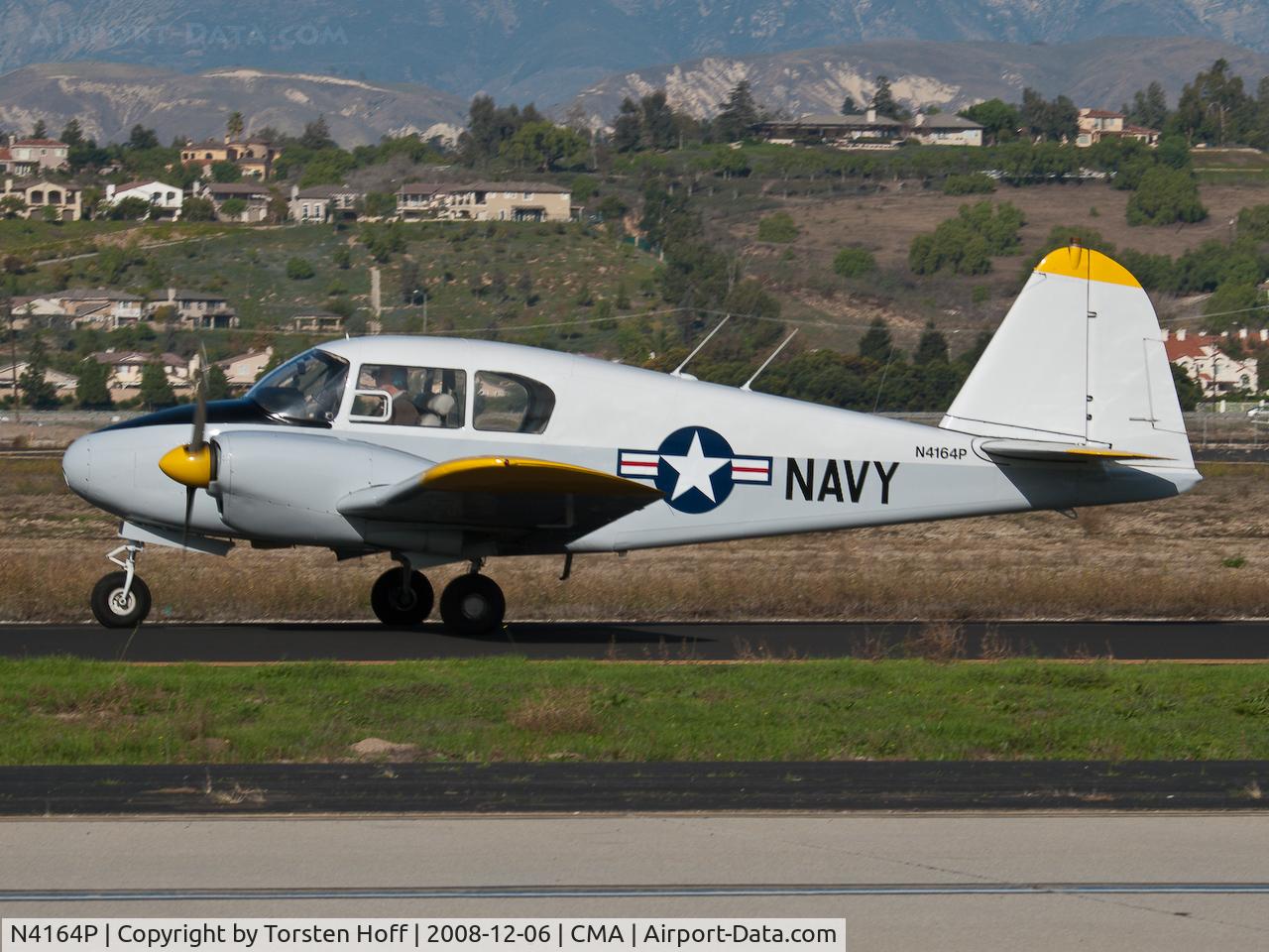 N4164P, 1959 Piper PA-23-160 Apache Apache C/N 23-1649, N4164P taxiing