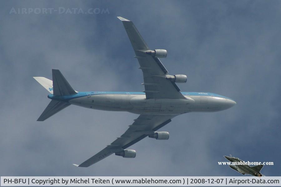 PH-BFU, 1997 Boeing 747-406BC C/N 28196, Flight KL888 to Amsterdam seen over Victoria Harbour at Hong Kong
