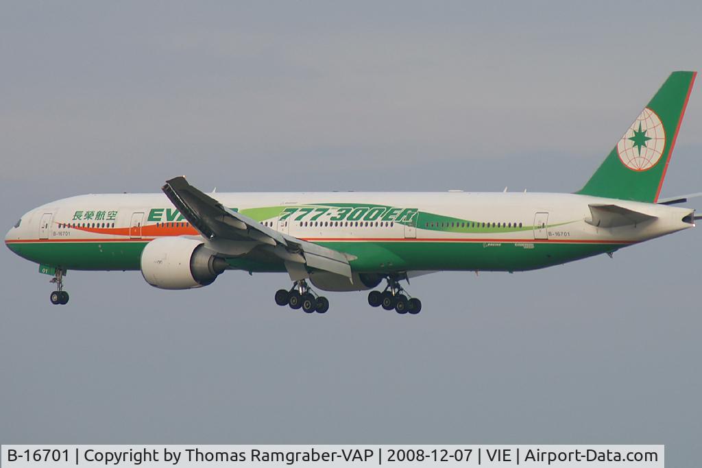 B-16701, 2005 Boeing 777-35E/ER C/N 32639, Eva Air Boeing 777-300