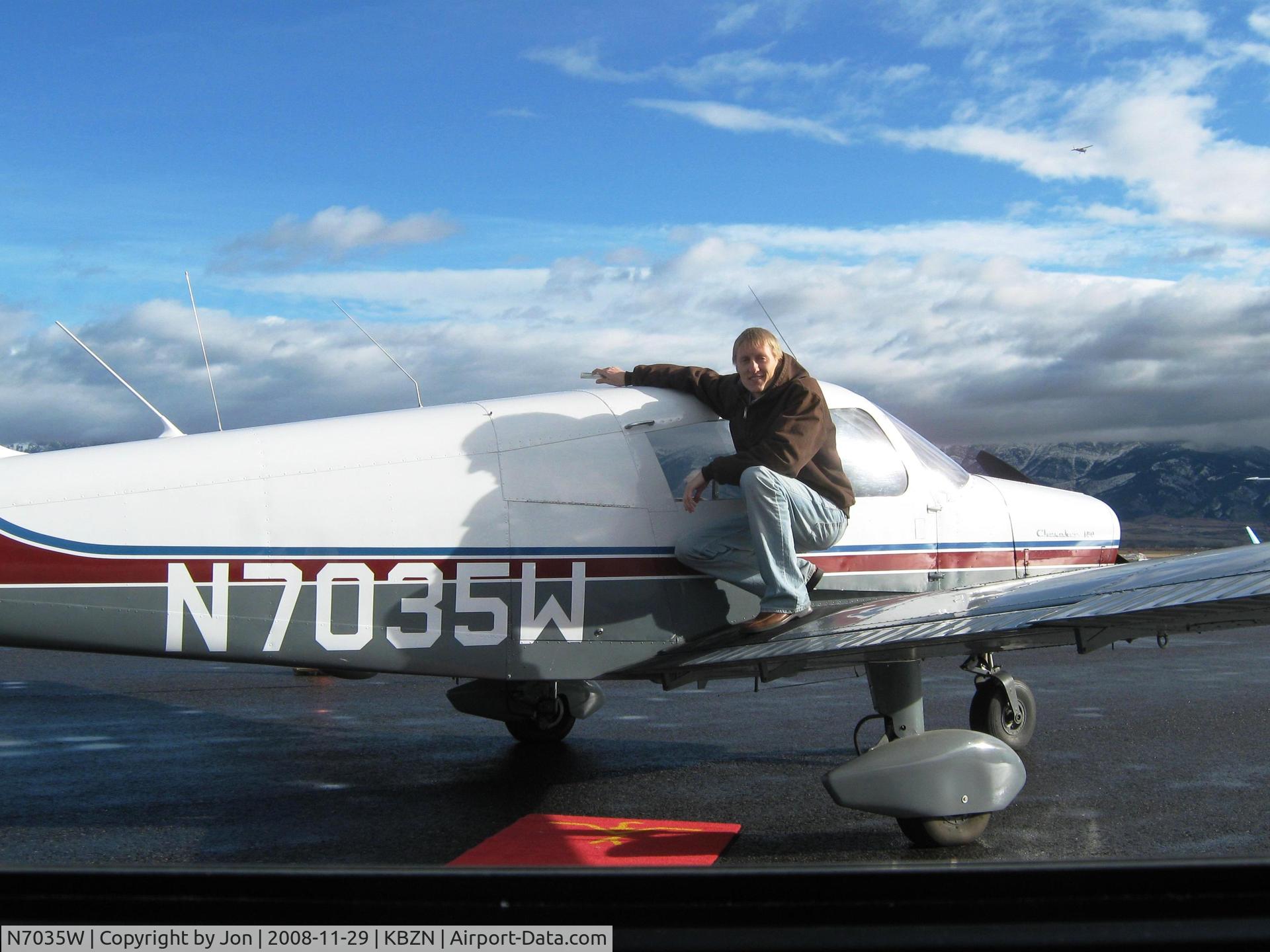 N7035W, 1962 Piper PA-28-180 C/N 28-718, Marcus getting red carpet service