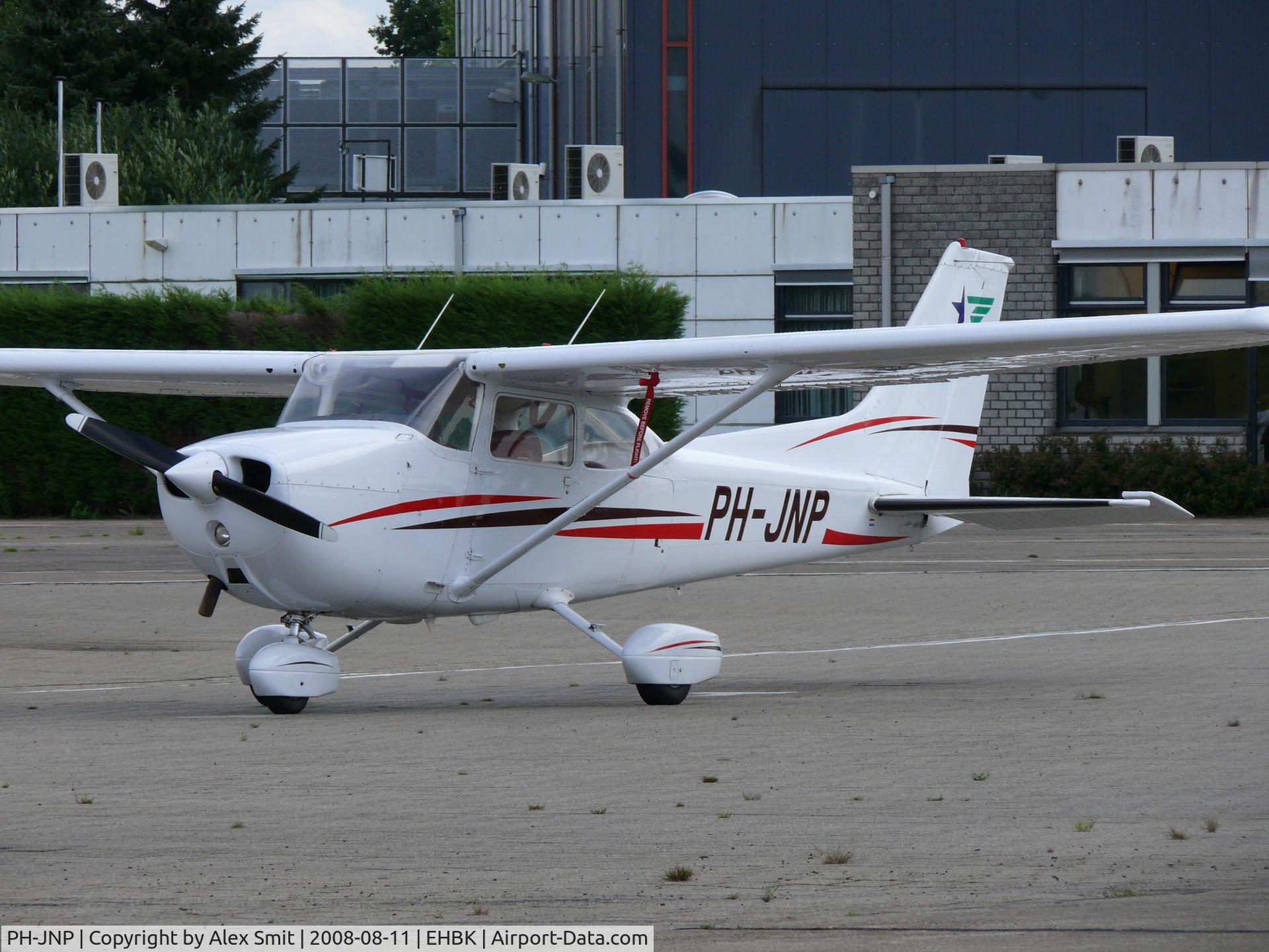 PH-JNP, 1977 Cessna 172N C/N 17267803, Cessna C172N Skyhawk PH-JNP Stella Aviation