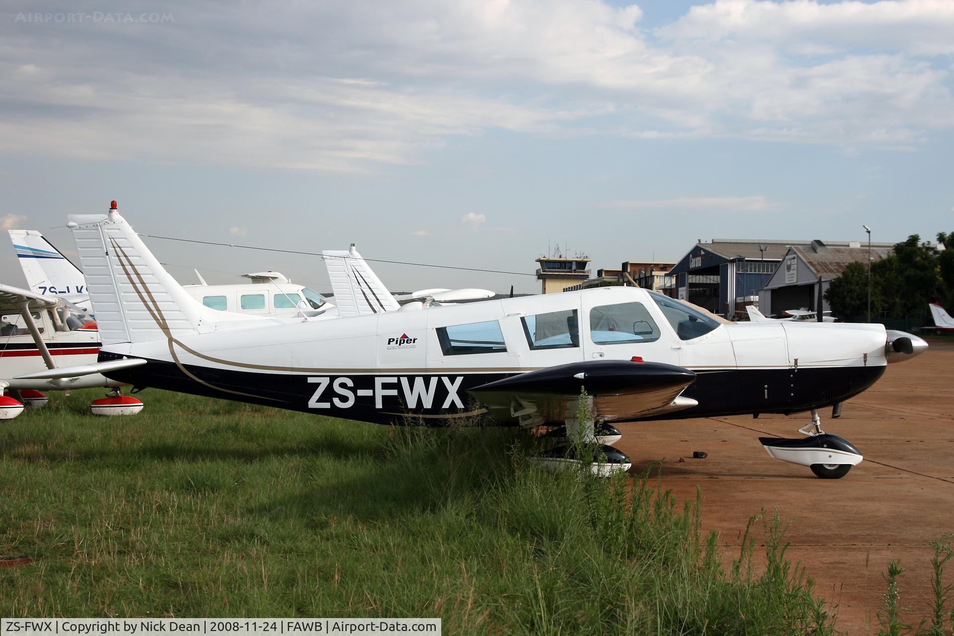 ZS-FWX, Piper PA-32-300 B Cherokee Six C/N 32-40633, FAWB