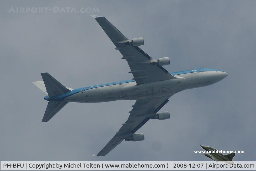PH-BFU, 1997 Boeing 747-406BC C/N 28196, KLM over Victoria Harbour , Hong Kong