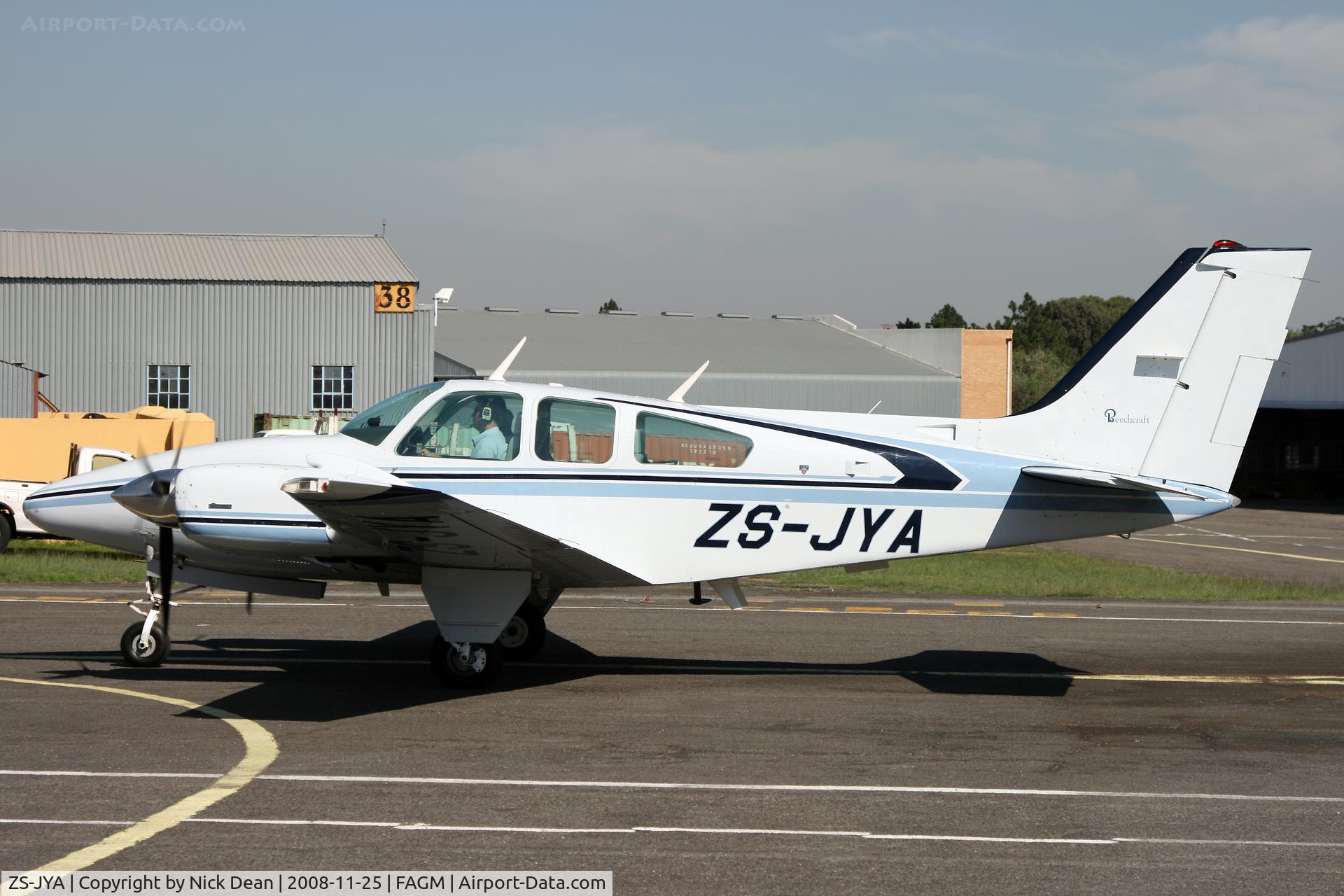 ZS-JYA, 1976 Beechcraft E55 Baron C/N TE-1085, FAGM