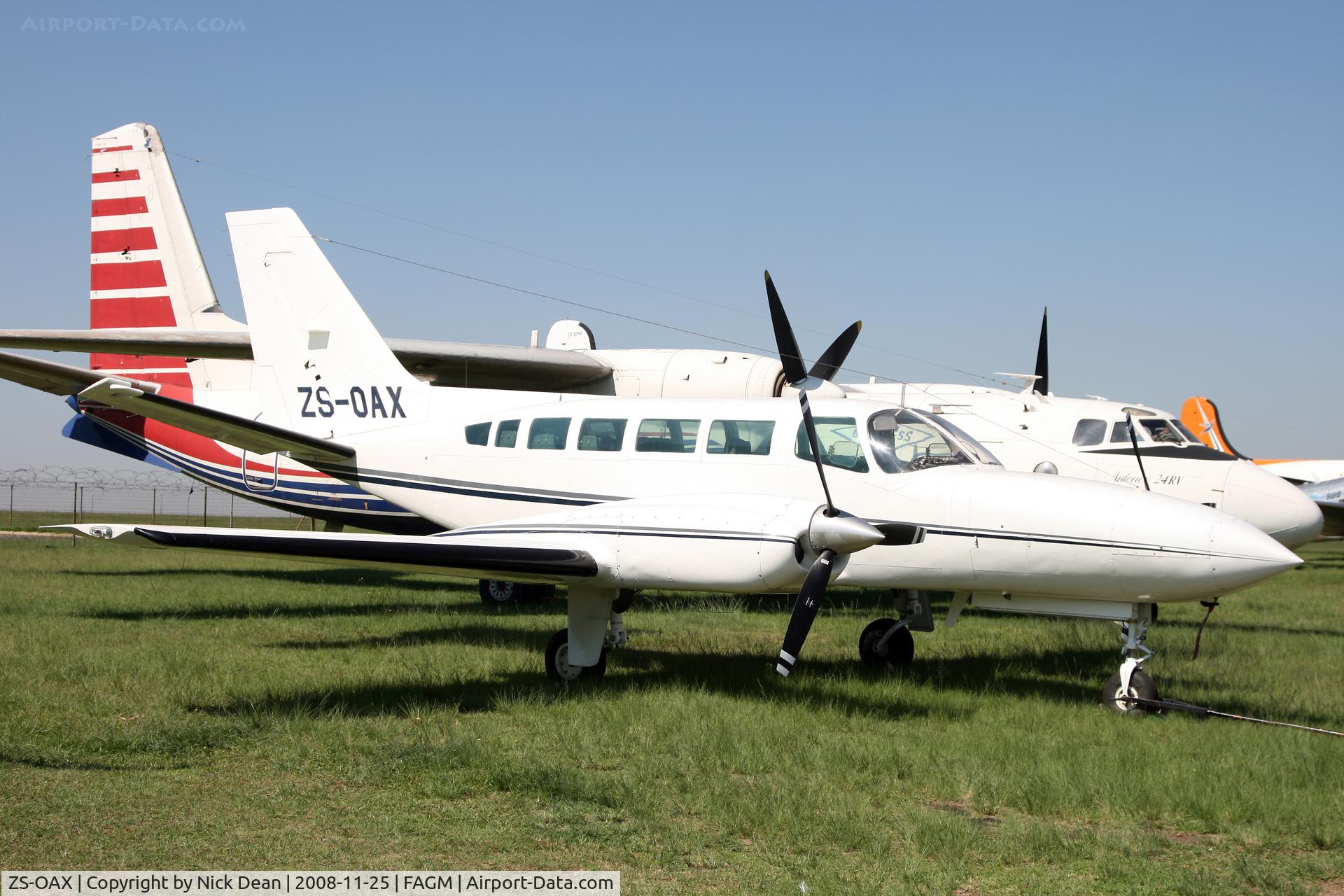 ZS-OAX, 1977 Cessna 404 Titan C/N 404-0079, FAGM
