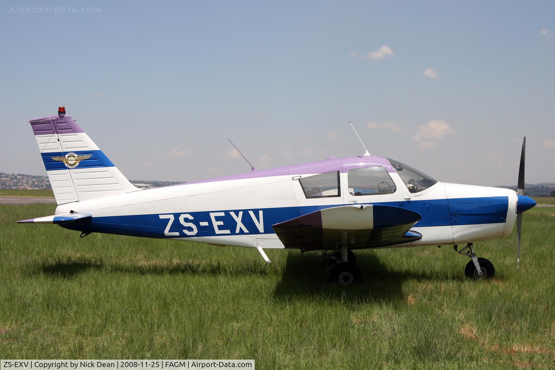 ZS-EXV, Piper PA-28-140 Cherokee C/N 28-22827, FAGM