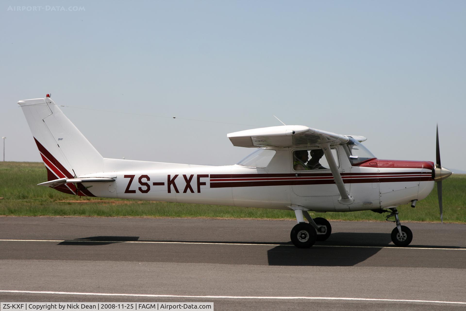 ZS-KXF, Cessna 152 C/N 15285150, FAGM