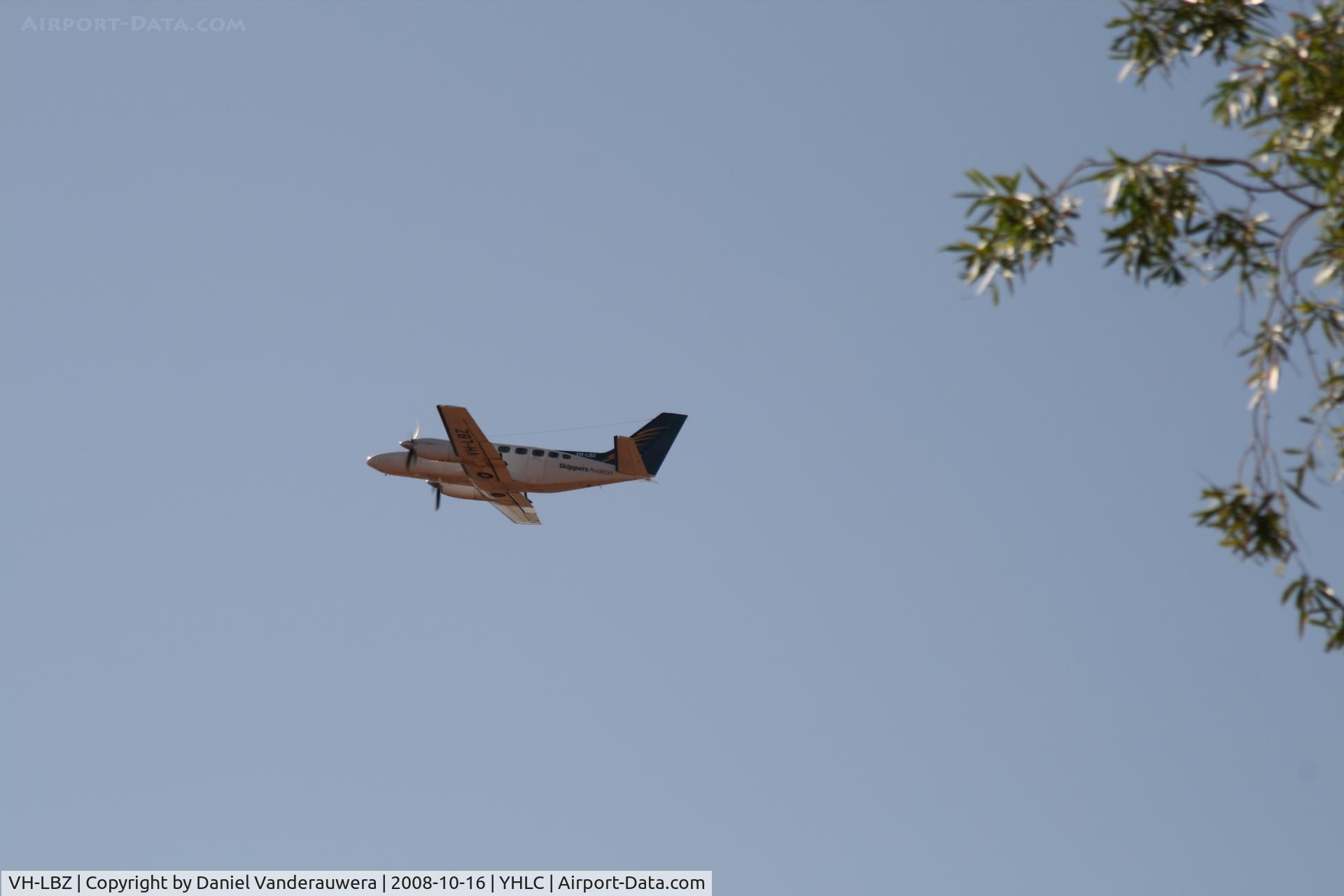 VH-LBZ, Cessna 441 Conquest II C/N 441-0038, taking off