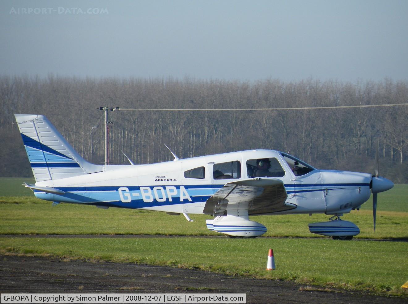 G-BOPA, 1984 Piper PA-28-181 Cherokee Archer II C/N 28-8490024, PA-28 taxiing in at Conington