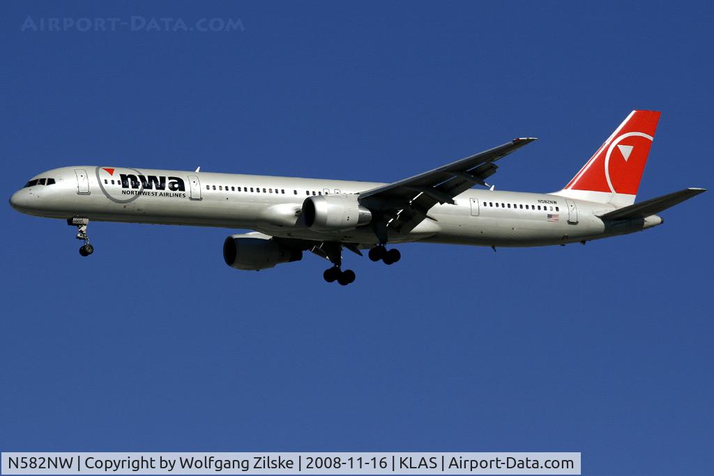 N582NW, 2002 Boeing 757-351 C/N 32981, visitor