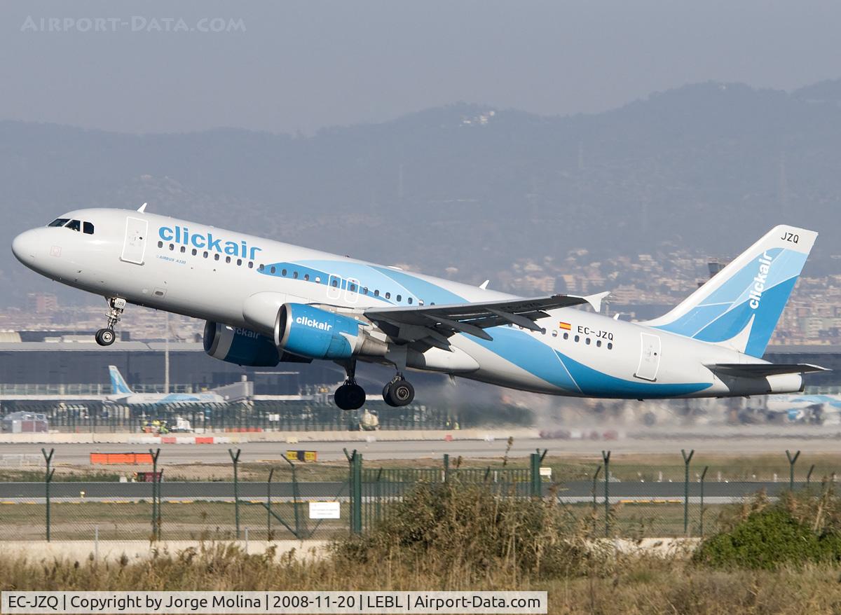 EC-JZQ, 1999 Airbus A320-214 C/N 992, Taking off RWY 25L.