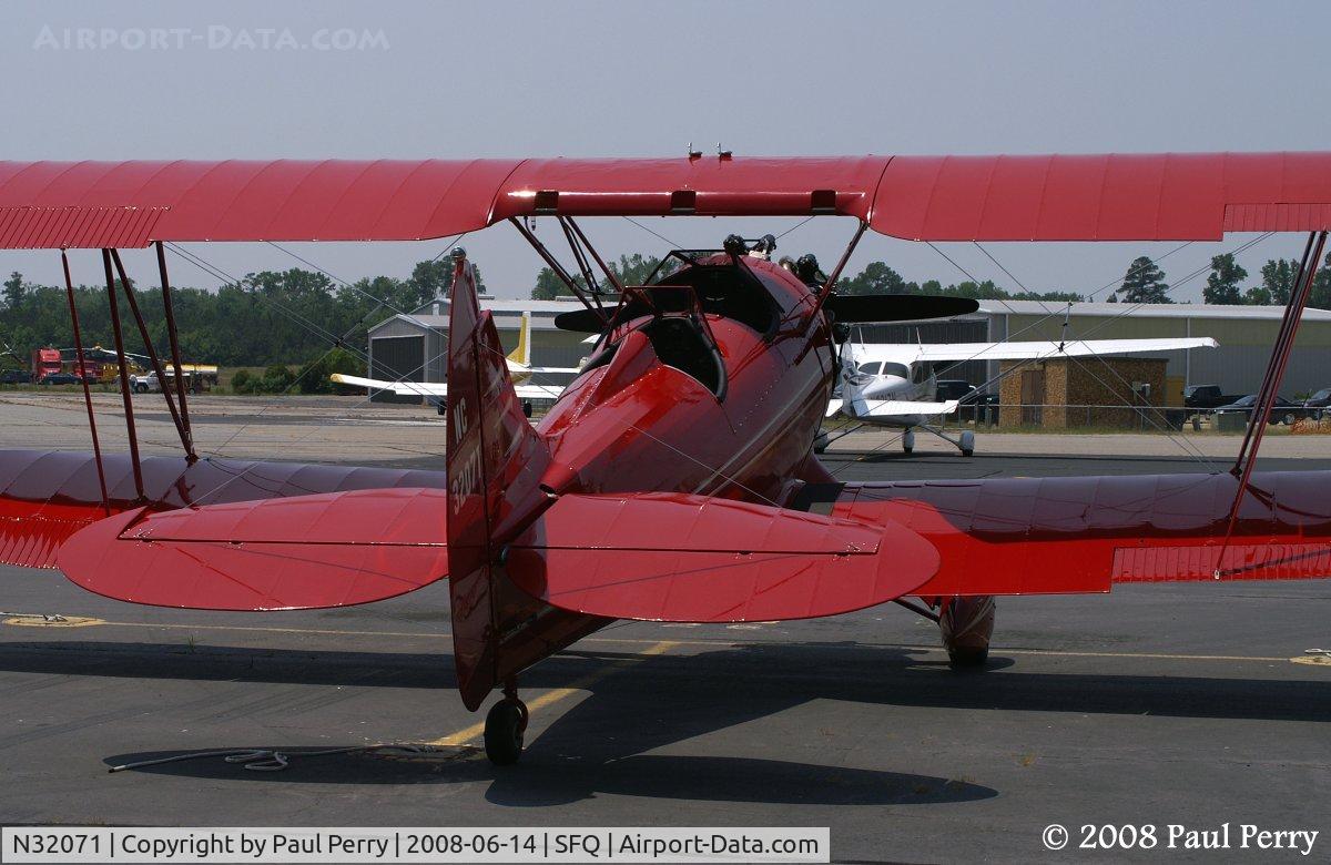 N32071, 1941 Waco UPF-7 C/N 5703, Makes you just want to hop in, doesn't it?